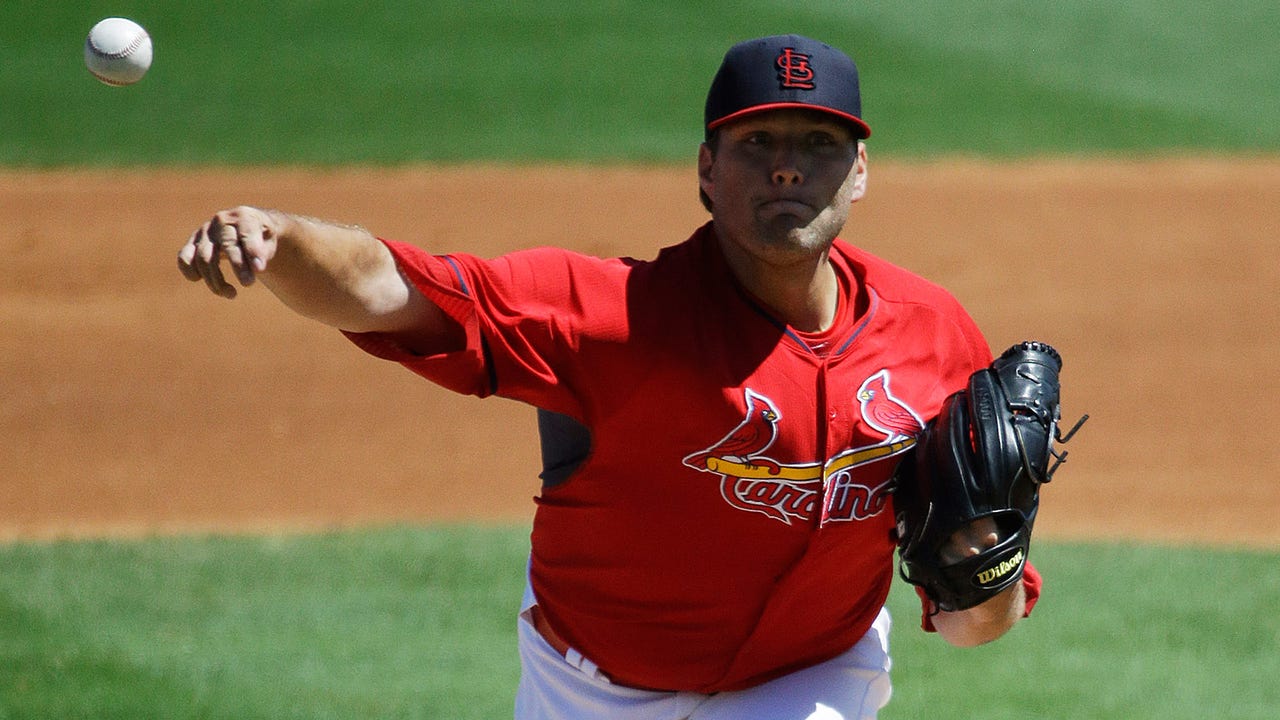 Lynn strikes out 10 as Cardinals beat Braves 11-0